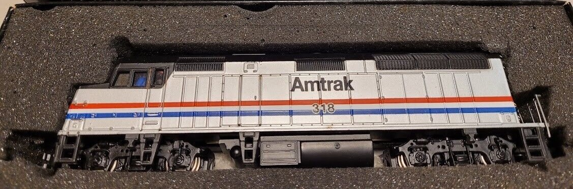 HO Scale - Bachmann - 87019 - Locomotive, Diesel, EMD F40PH - Amtrak - 318