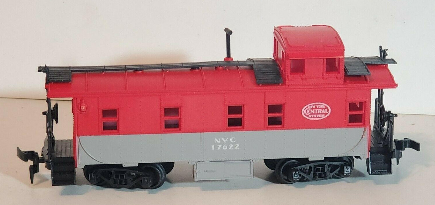 HO Scale - AHM - 5277N - Caboose, Cupola, Steel - New York Central - 17022