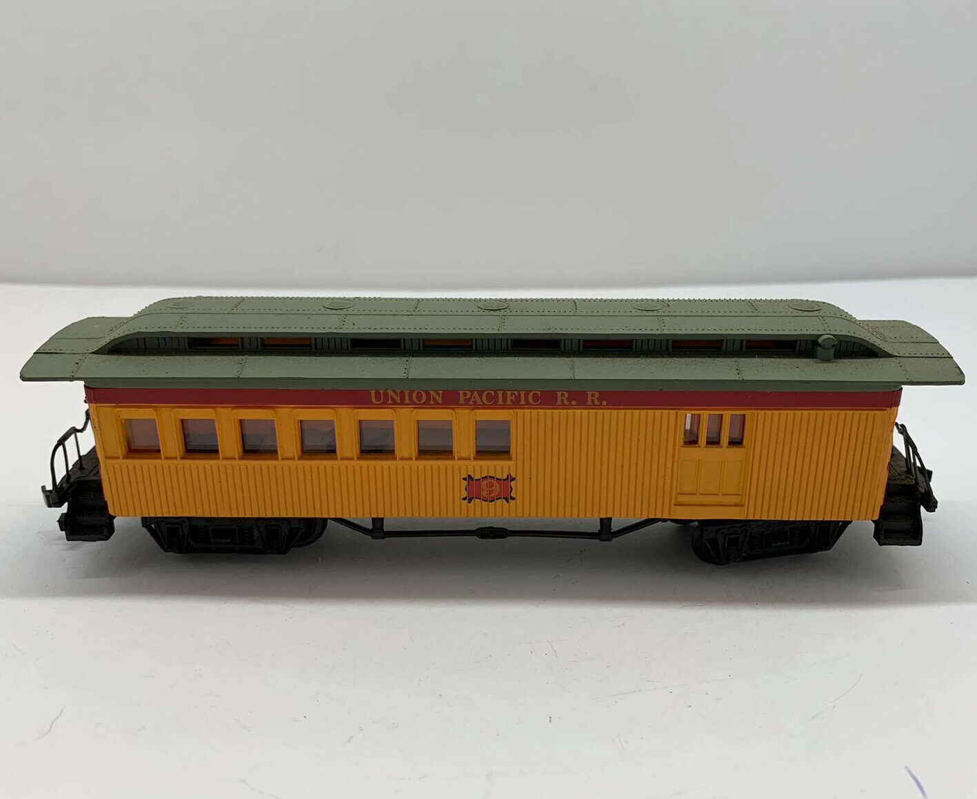 HO Scale - Bachmann - Passenger Car, Early, Overton - Union Pacific - 9