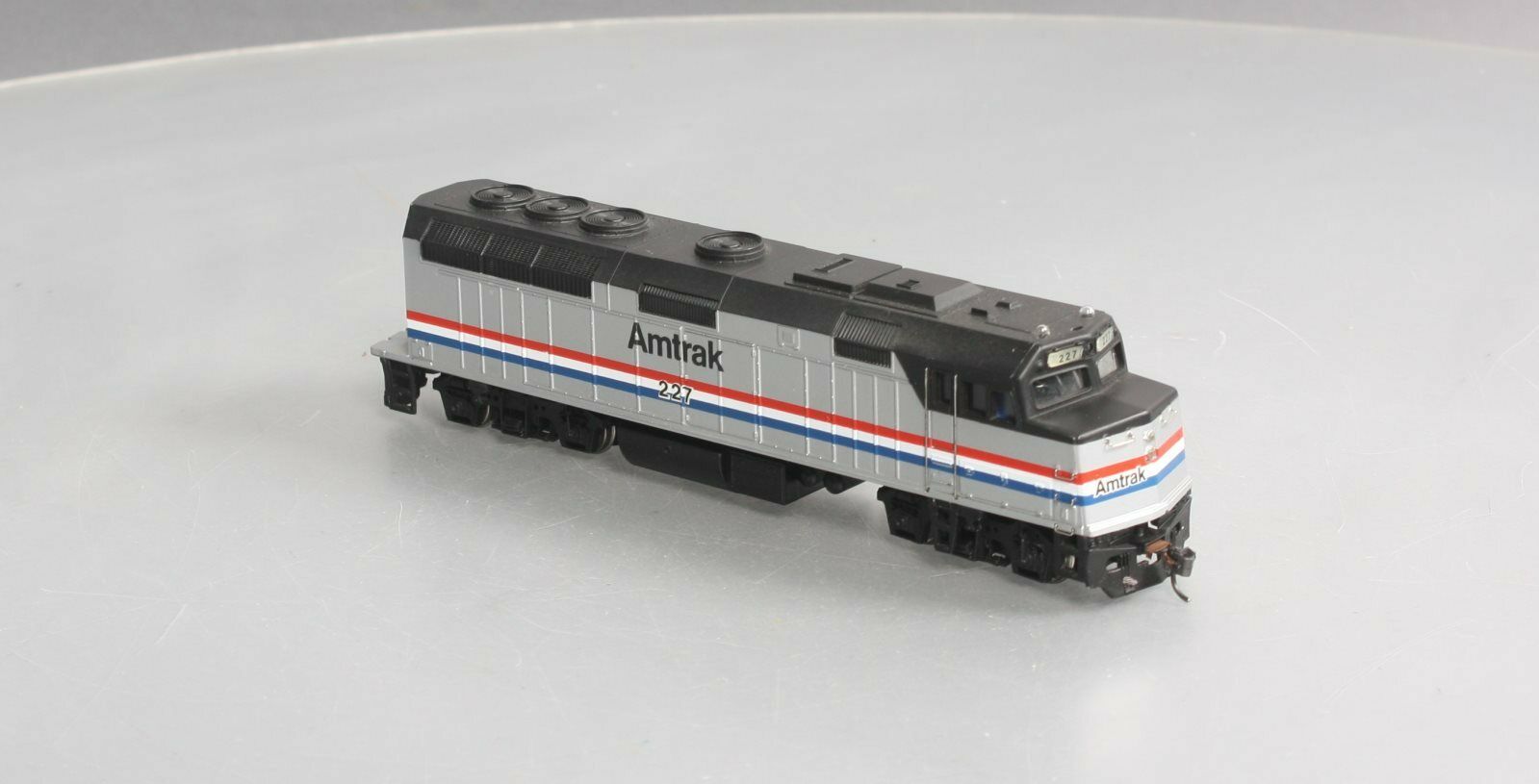 HO Scale - Bachmann - Locomotive, Diesel, EMD F40PH - Amtrak - 227