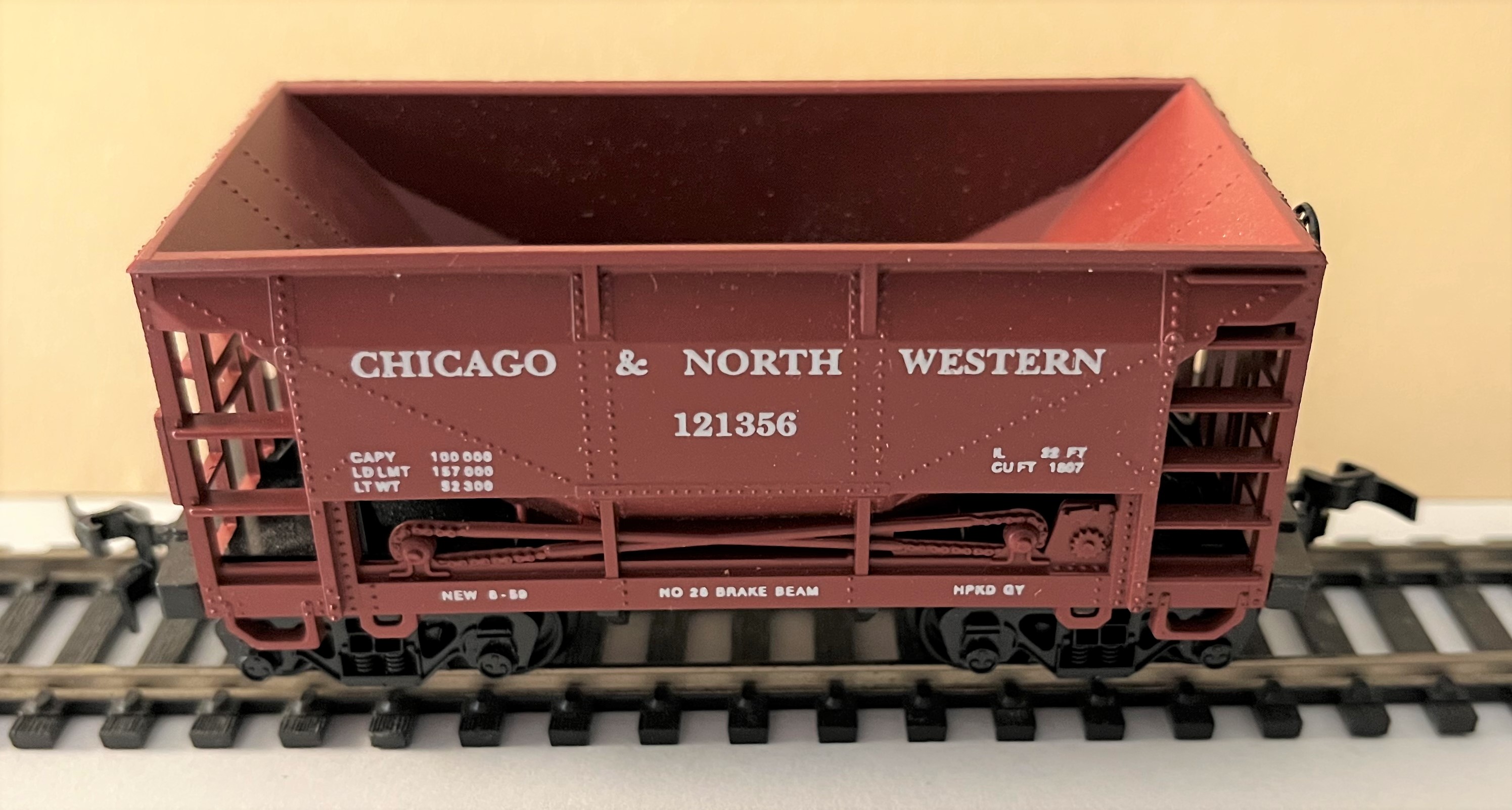 HO Scale - AHM - Open Hopper, Ore Car, 70 Ton - Chicago &amp; North Western - 121356