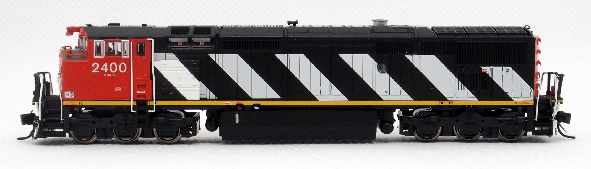 Rapido 24022, HO Scale GE Dash 8-40CM, Std. DC, CN BCOL