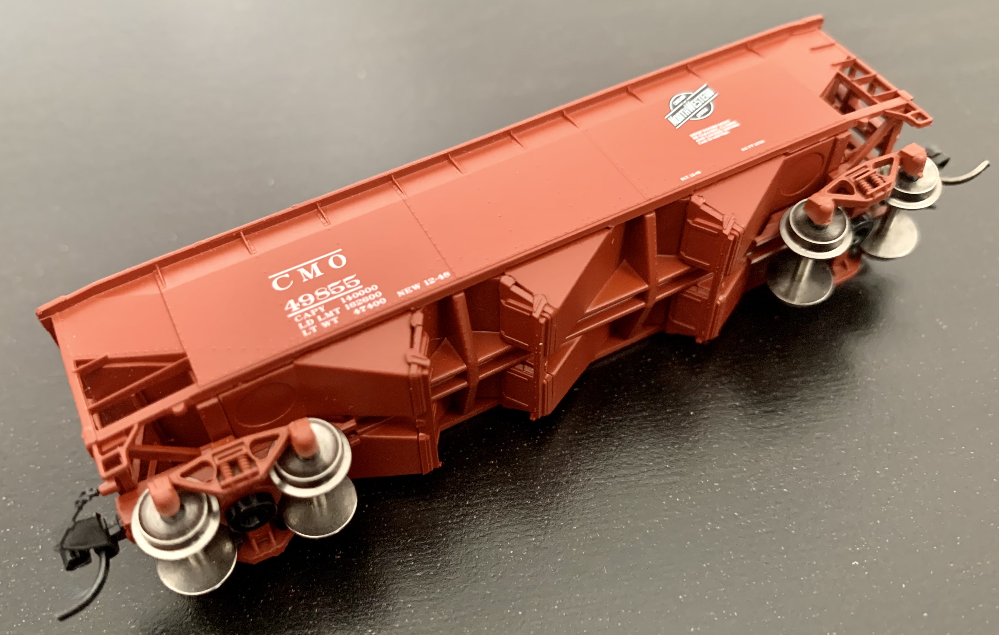 C&NW NEW N SCALE BLUFORD SHOPS 17021 3-BAY OFFSET SIDE HOPPER W/ RIB SIDE EXT 