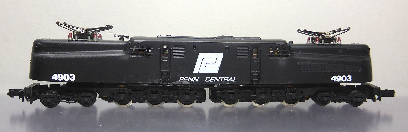 N Scale - Arnold - 0275P - Locomotive, Electric, GG1 - Penn Central - 4903