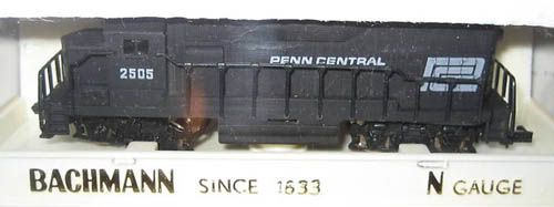 N Scale - Bachmann - 4600 - Locomotive, Diesel, EMD GP40 - Penn Central - 2505