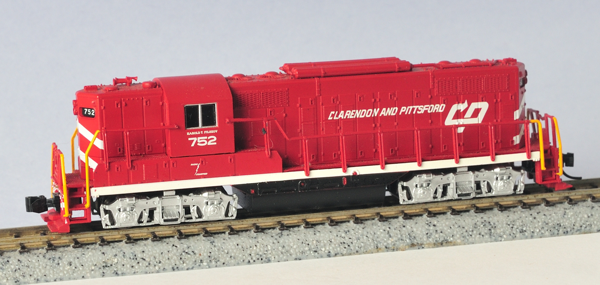 N Scale - Atlas - 40 001 818 - Locomotive, Diesel, EMD GP9 - Clarendon and Pittsford - 752