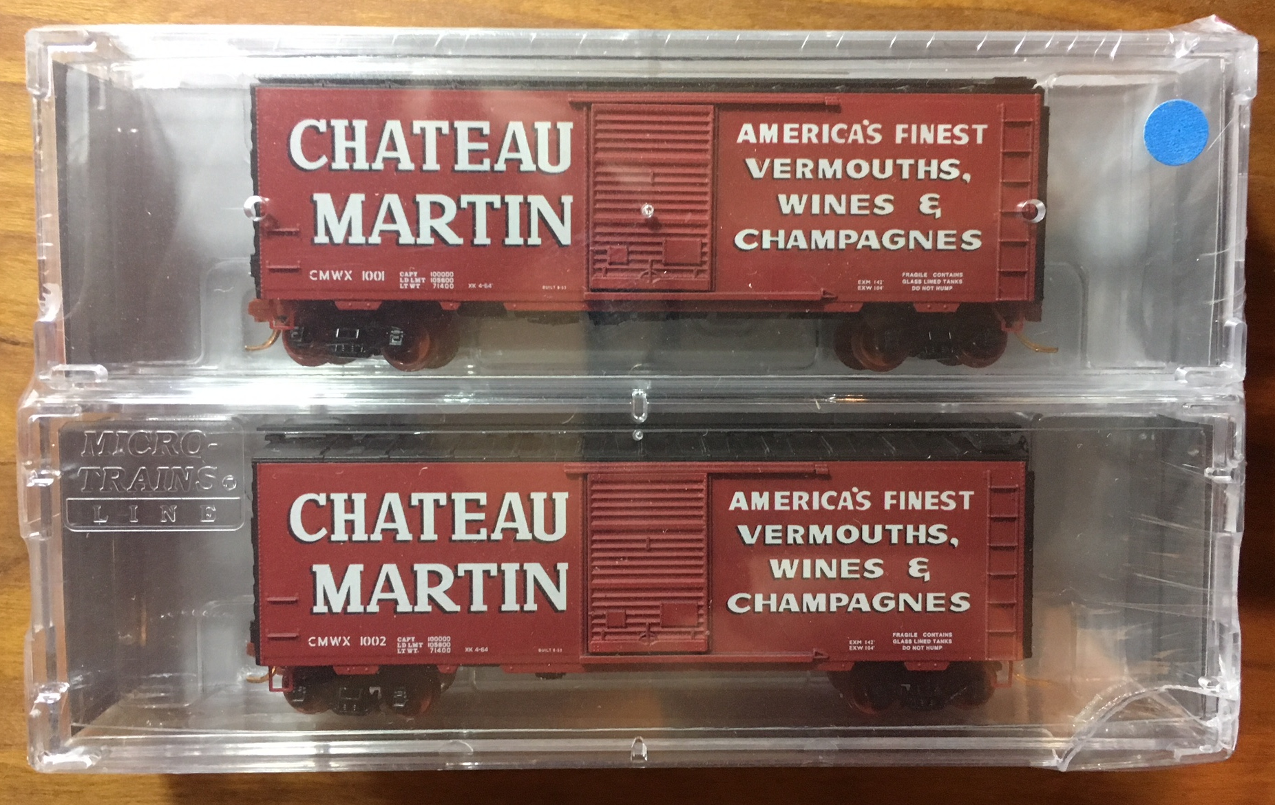 N Scale - Micro-Trains - NSE MTL 15-122 - Boxcar, 40 Foot, PS-1 - Chateau Martin - 2-Pack