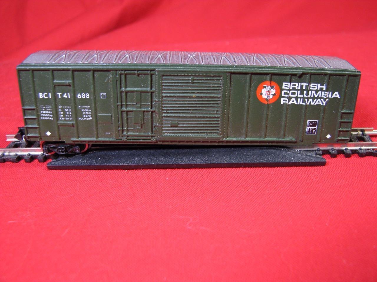 N Scale - Roundhouse - 8236 - Boxcar, 50 Foot, FMC, 5077 - British Columbia - 41688
