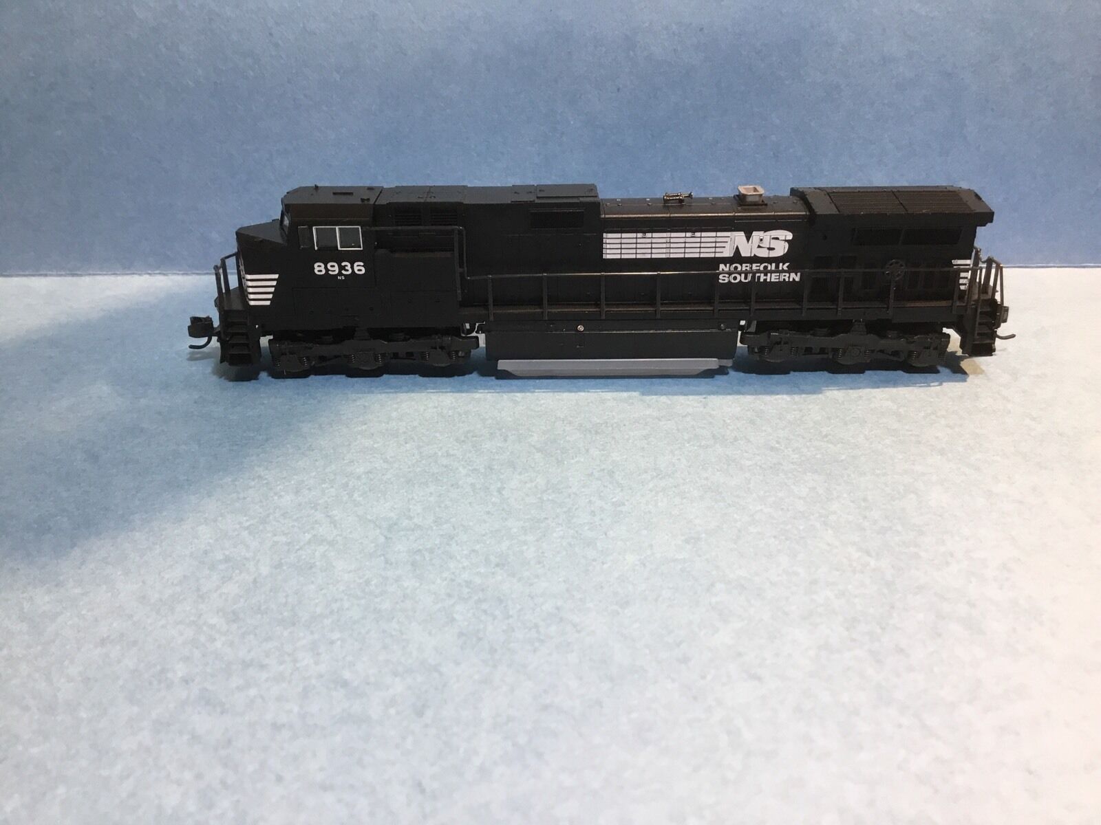 N Scale - Kato USA - 176-3701 - Locomotive, Diesel, GE C44-9W - N