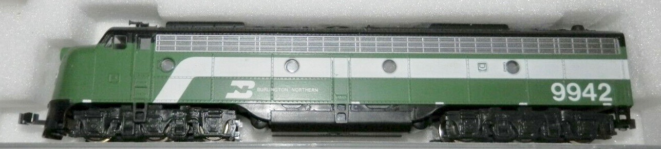 N Scale - Kato USA - 176-267 - Locomotive, Diesel, EMD E8 - Burlington Northern - 9942
