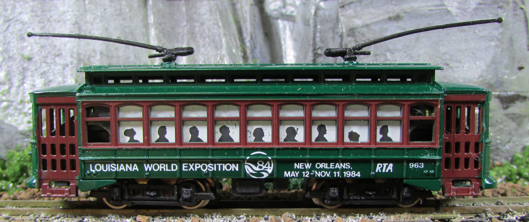 N Scale - Bachmann - 8401 - Streetcar, Electric, Brill Trolley - Louisiana Exposition - 963