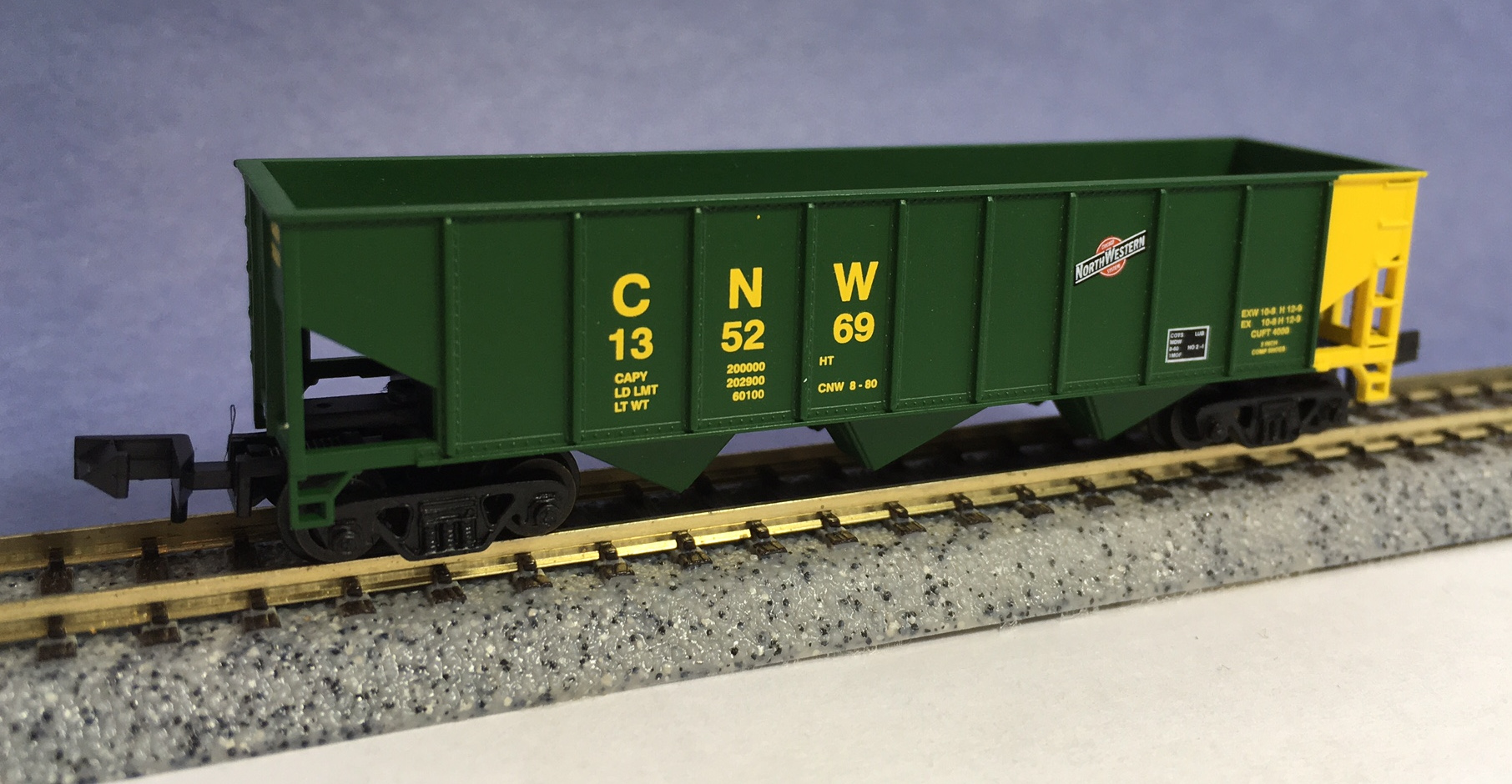 N Scale - Roundhouse - 86001 - Open Hopper, 3-Bay Steel - Chicago & North Western - 135269