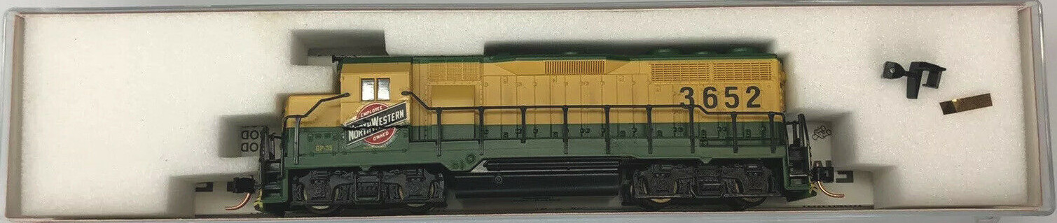 N Scale - Atlas - 4640 - Locomotive, Diesel, EMD GP35, Ph.1B - Reading - 3652