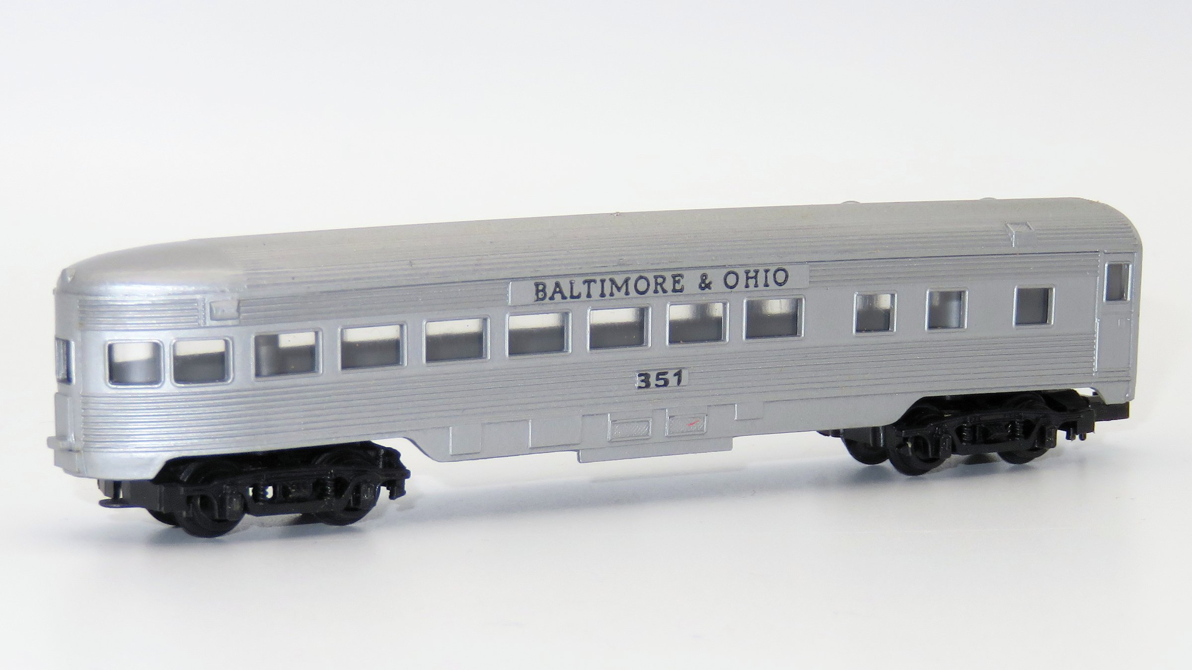 N Scale - Arnold - 0355B - Passenger Car, Lightweight, Corrugated - Baltimore & Ohio - 355
