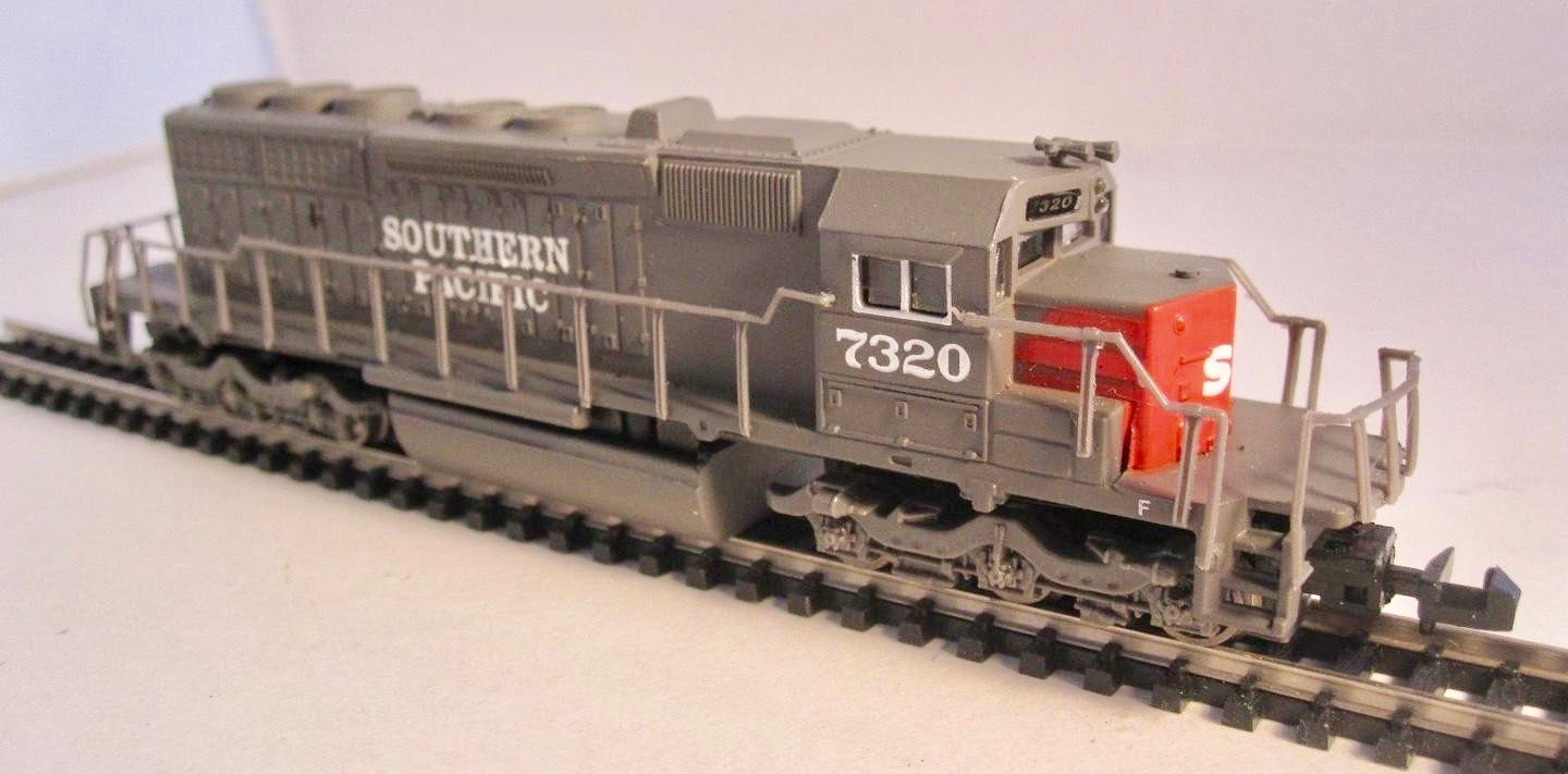 N Scale - Bachmann - 8056 - Locomotive, Diesel, EMD SD40-2 - Southern Pacific - 7320