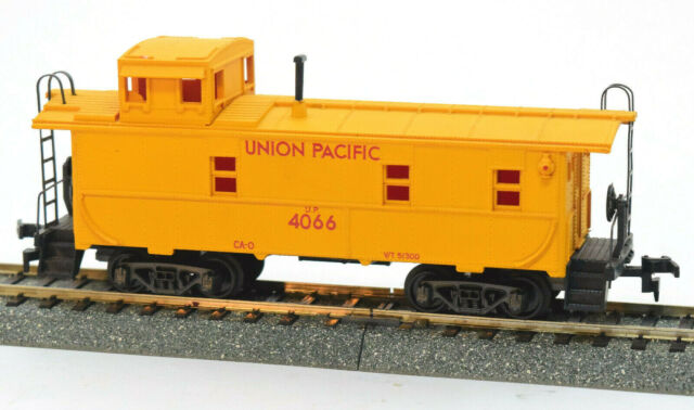N Scale - AHM - 4387 - Caboose, Cupola, Steel - Union Pacific - 4066