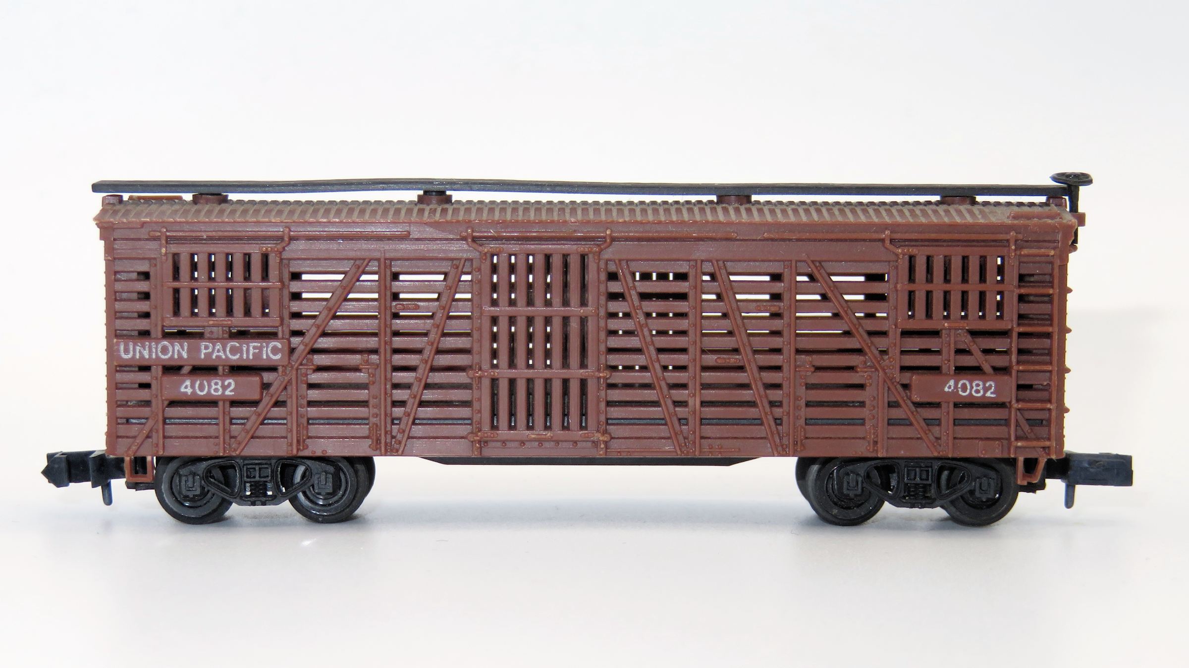 N Scale - Arnold - 0482 - Stock Car, 40 Foot, Wood - Union Pacific - 4082