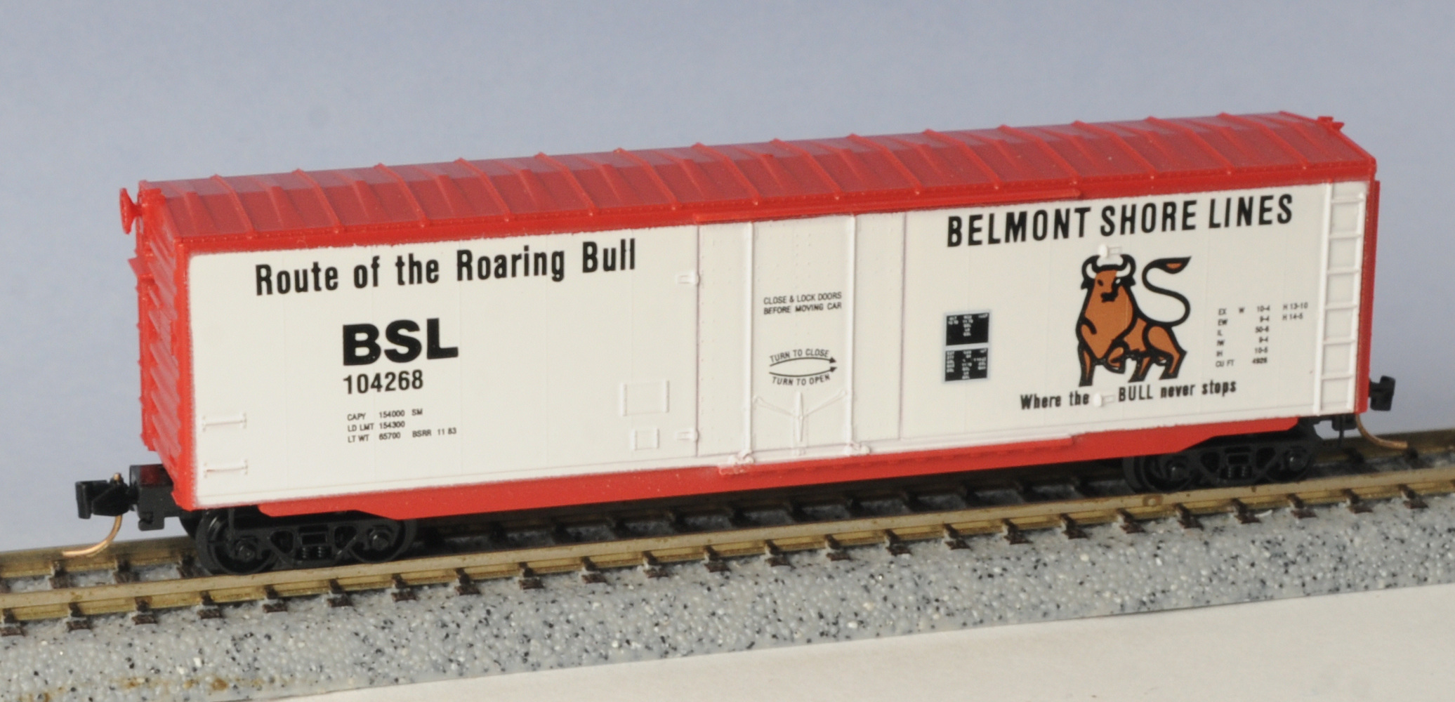 N Scale - Micro-Trains - NSC 83-11 - Boxcar, 50 Foot, Steel, Plug Door - Belmont Shore Lines - 104268
