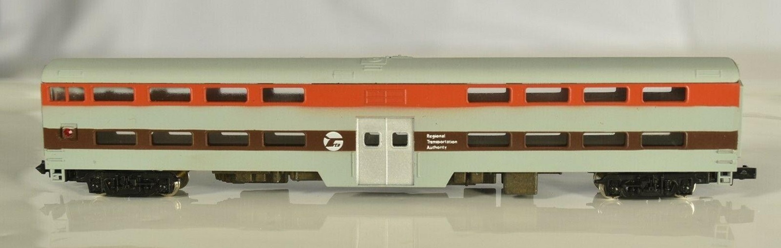 N Scale - Con-Cor - 0001-004413 - Passenger Car, Commuter, Pullman Gallery - Regional Transportation Authority