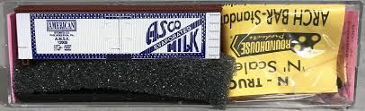 N Scale - Roundhouse - 8702 - Reefer, Ice, Wood - Asco Milk - 12005