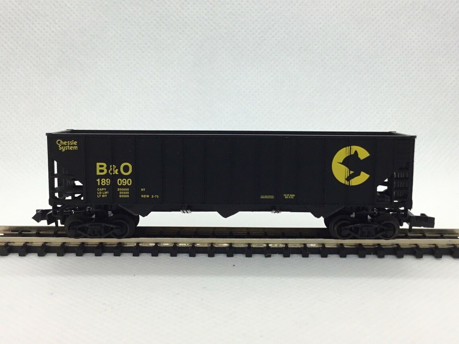 N Scale - Life-Like - 7746 - Open Hopper, 3-Bay, 100 Ton - Chessie System - 189090