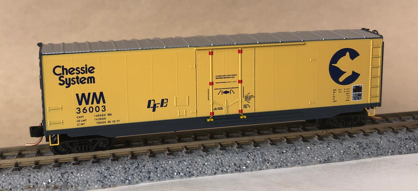 N Scale - Micro-Trains - NSC 04-08 - Boxcar, 50 Foot, Steel, Plug Door - Chessie System - 36003