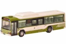 N Scale - Tomytec - JB026 - Hino Blue Ribbon II one-step bus - Painted/Unlettered - 14737