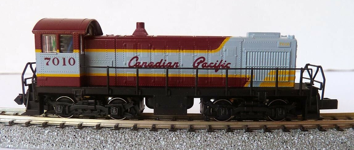N Scale - Arnold - 5060 - Locomotive, Diesel, Alco S-2 - Canadian Pacific - 7010