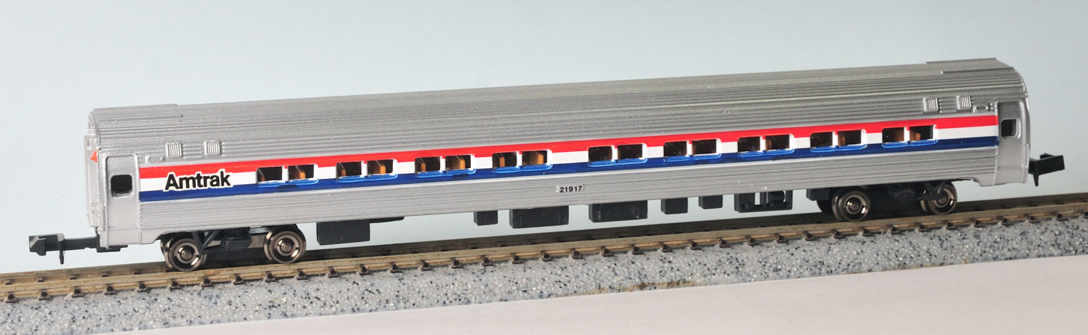N Scale - Bachmann - 72255 - Light Rail, Budd, Metroliner Coach - Amtrak - 21917