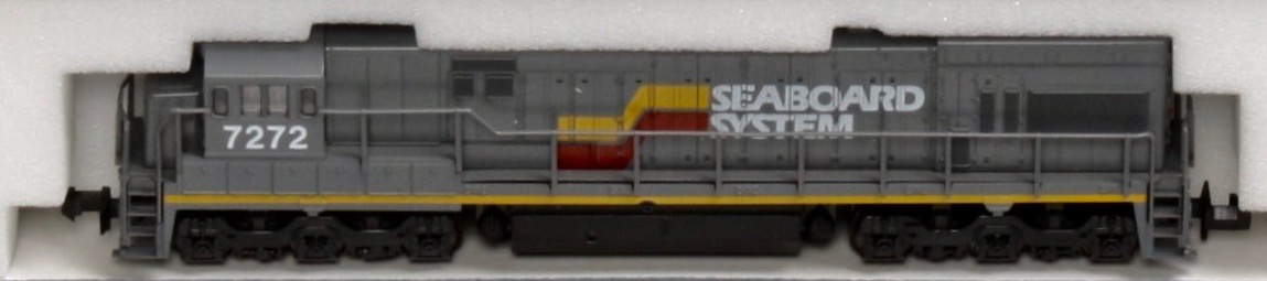 N Scale - Kato USA - 176-178 - Engine, Diesel, U30C - Seaboard System - 7272