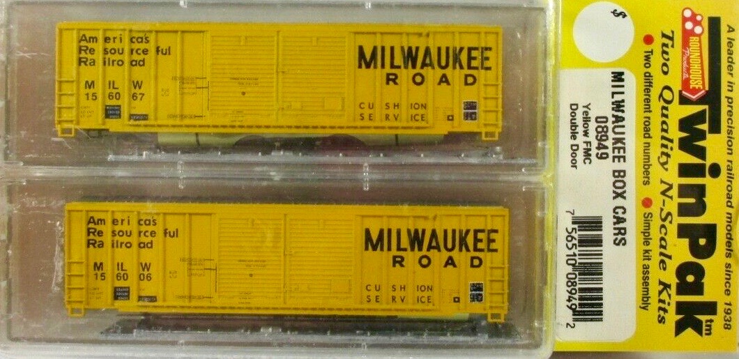 N Scale - Roundhouse - 8949 - Boxcar, 50 Foot, FMC, 5077 - Milwaukee Road - 2-Pack