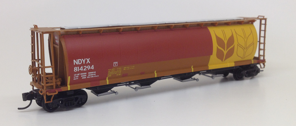 N Scale - InterMountain - PS160133 - Covered Hopper, 4-Bay, Cylindrical - First Union Rail - 814294
