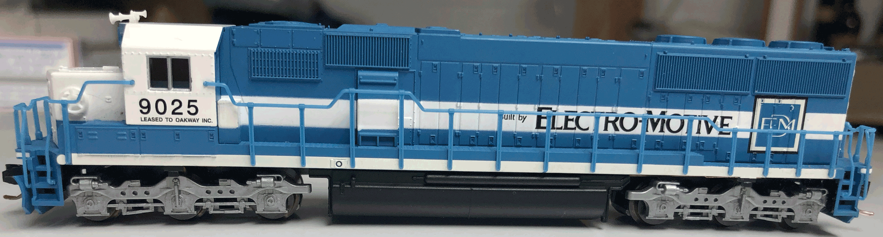N Scale - Atlas - 49020 - Locomotive, Diesel, EMD SD60 - Oakway Leasing - 9058
