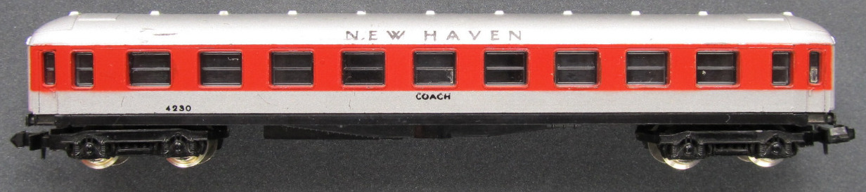 N Scale - Lima - 392 - Passenger Car, UIC, Type Y - New Haven - 4230 (or 917)