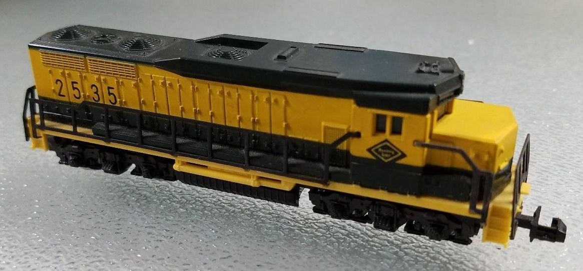 N Scale - AHM - 4254 - Locomotive, Diesel, EMD GP30 - Reading - 2535