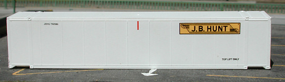 N Scale - Deluxe Innovations - 818B - Container, 40 Foot, Smoothside, Dry - J.B. Hunt - 701523 702445