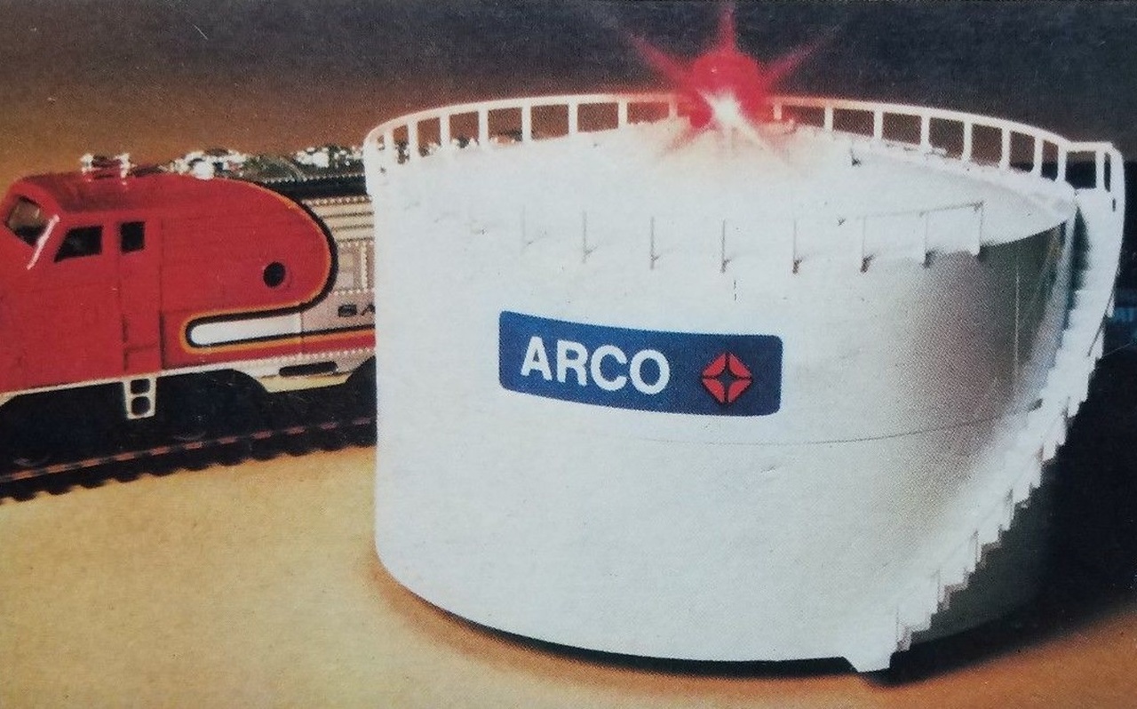 N Scale - Bachmann - 56-1212 - Oil storage tank - ARCO (Atlantic Richfield Company) 