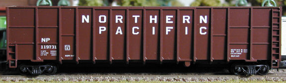 N Scale - Deluxe Innovations - 10510 - Gondola, Woodchip - Northern Pacific - 119731