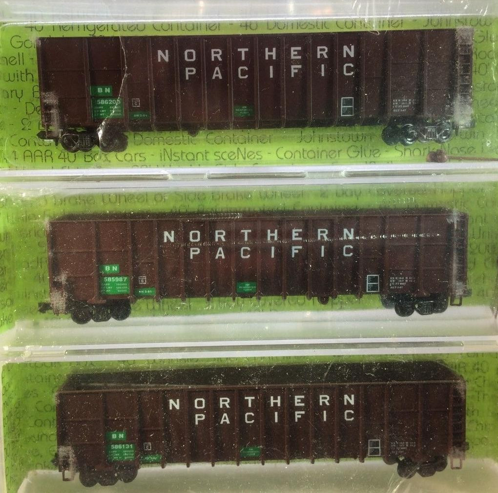 N Scale - Deluxe Innovations - 105403 - Gondola, Woodchip - Burlington Northern - 3 numbers