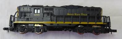 N Scale - Arnold - 5048 - Locomotive, Diesel, EMD GP9 - Nickel Plate Road - 458