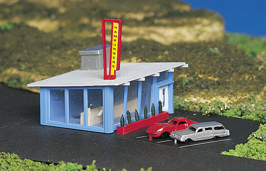 N Scale - Bachmann - 45709 - Drive-In Burger Stand - Commercial Structures - Drive-In Burger Stand