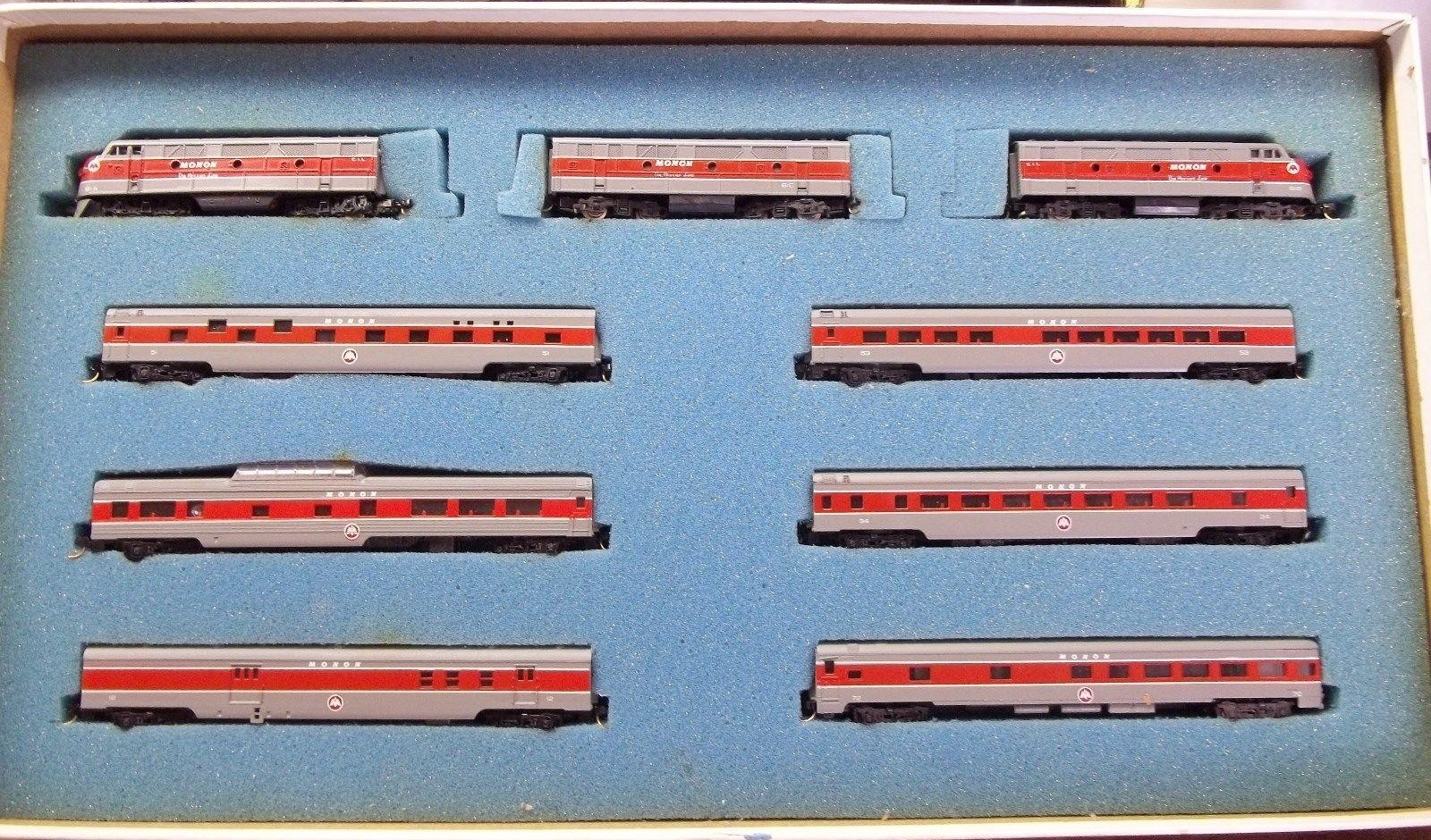 N Scale - Con-Cor - Limited Edition Set #10 - Passenger Train, Diesel, North American, Transition Era - Monon - 9-Unit