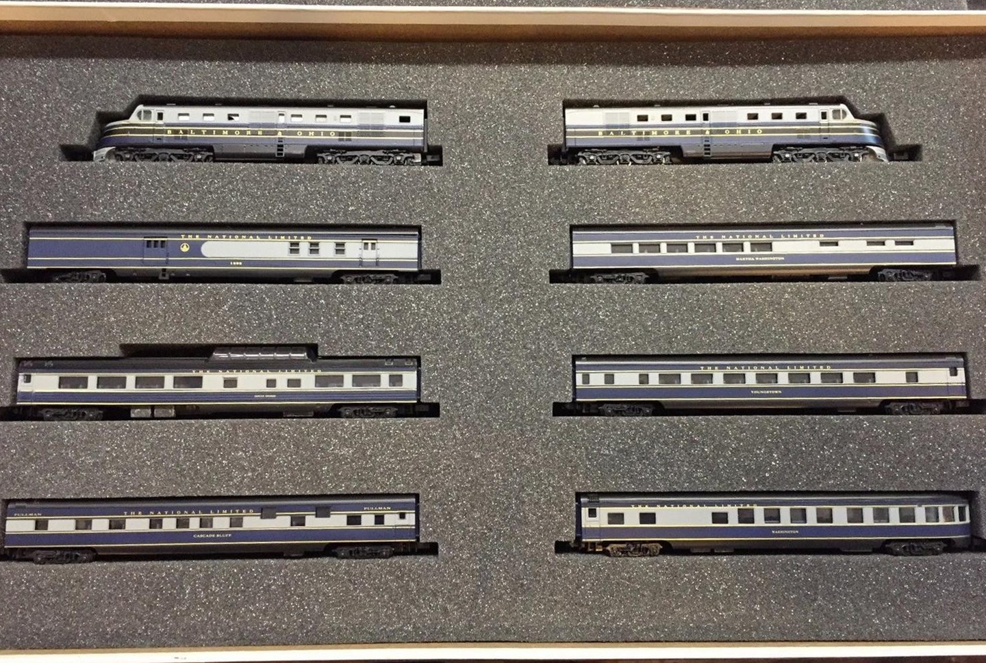 N Scale - Con-Cor - Limited Edition Set #33 / 8516 - Passenger Train, Diesel, North American, Transition Era - Baltimore & Ohio - 8-Unit