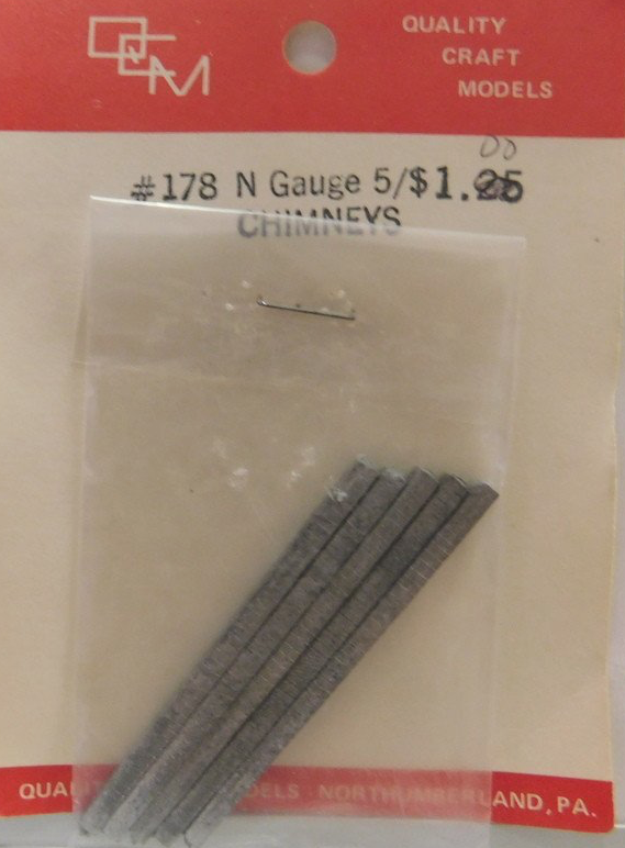 N Scale - Quality Craft Models - 178 - Chimneys - Undecorated