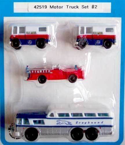 N Scale - Bachmann - 42519 - Commercial Trucks - Painted/Lettered - US Mail, Greyhound