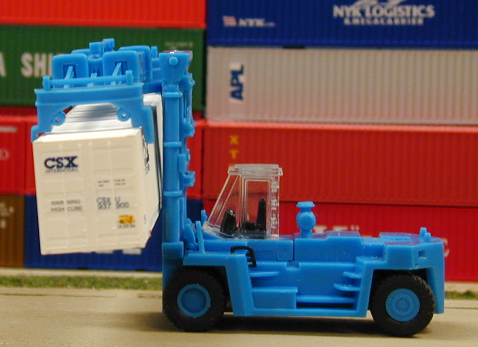N Scale - Fujimoto Hobby - FJM-430-B - FD430 Container Forklift  - Painted/Unlettered