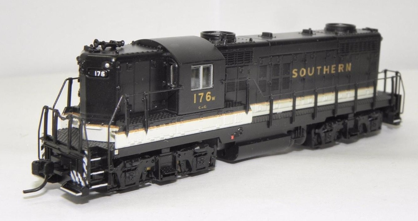 N Scale - Life-Like - 7124 - Locomotive, Diesel, EMD GP18 - Southern - 176W