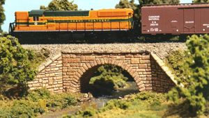 N Scale - Monroe Models - 9001 - Structure, Arch Bridge - Railroad Structures - Stone Arch Bridge