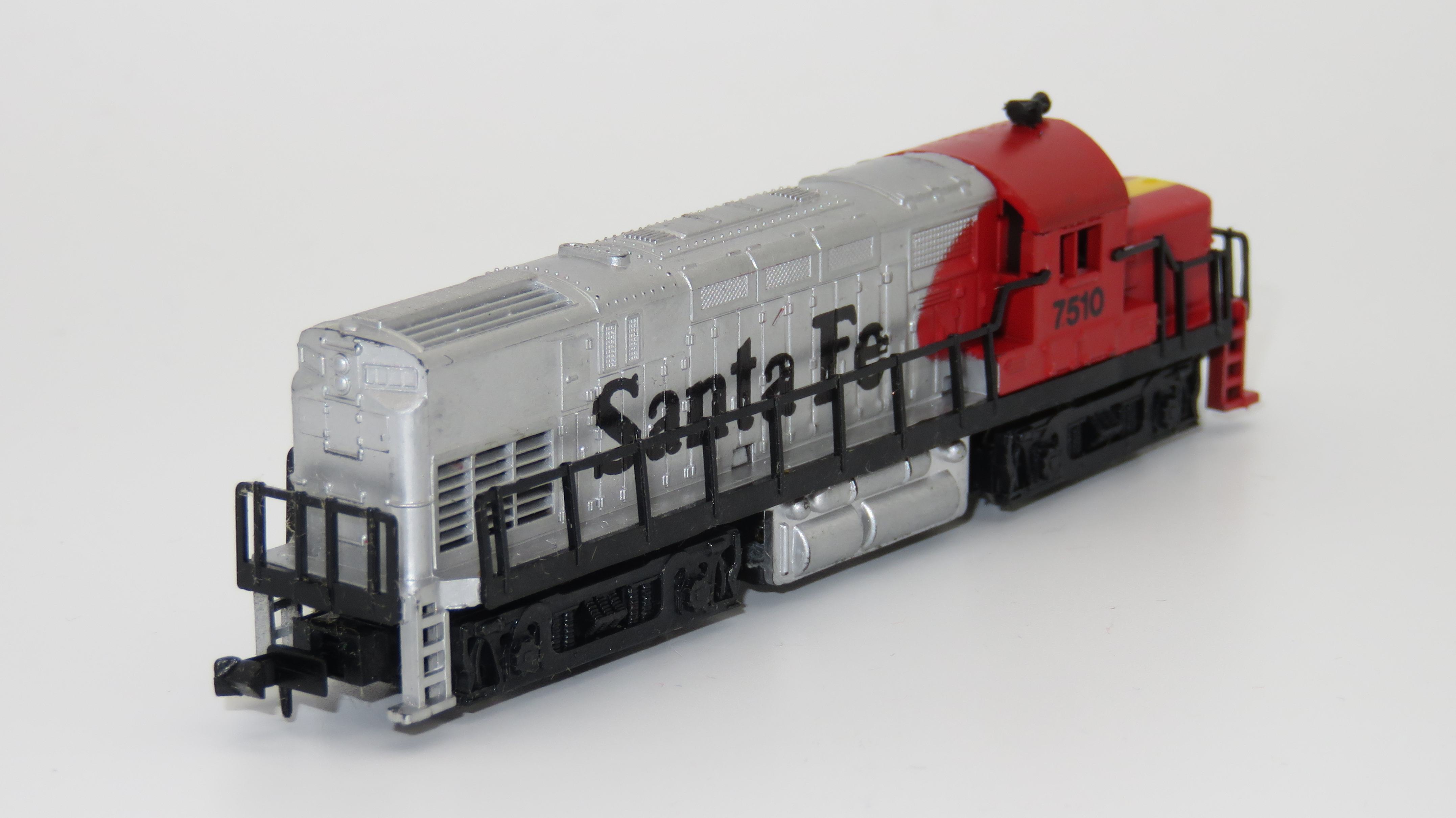 N Scale - Model Power - 7510 - Locomotive, Diesel, Alco C-420 - Santa Fe - 7510
