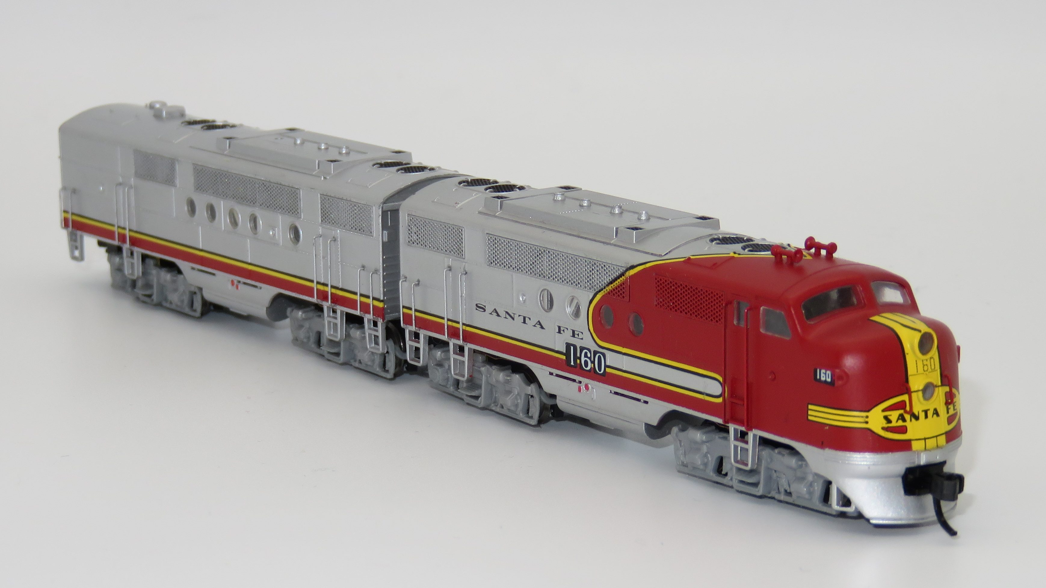 N Scale - InterMountain - 69003-02 - Locomotive, Diesel, EMD FT - Santa Fe - 160
